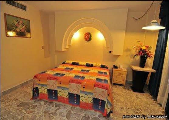Hotel Maria Eugenia Тустла-Ґутьєррес Екстер'єр фото